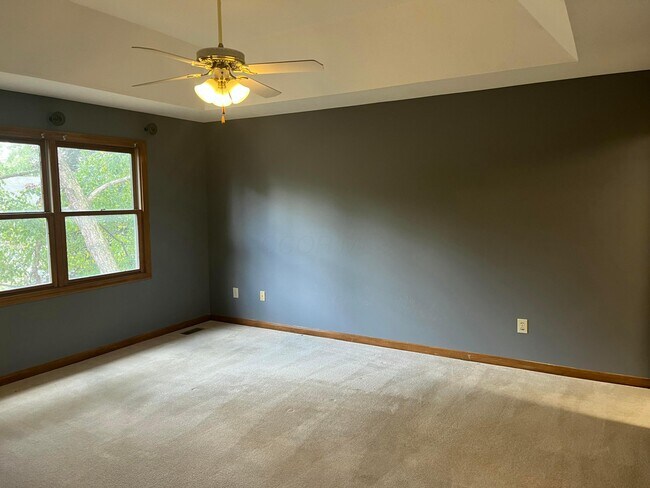 Building Photo - 1156 Lake Point Dr
