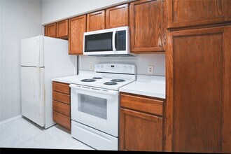 Building Photo - 8055 Cambridge St