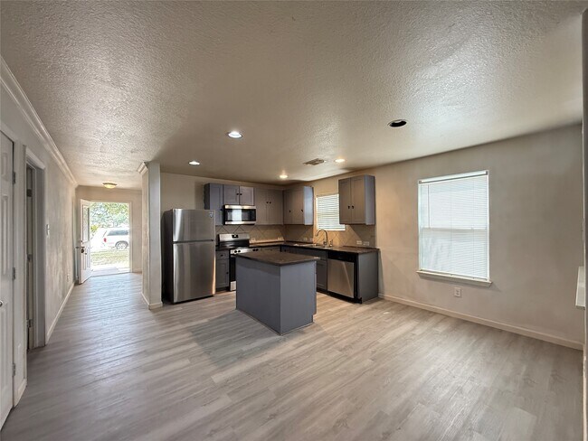 Building Photo - 17927 Branch Creek Dr