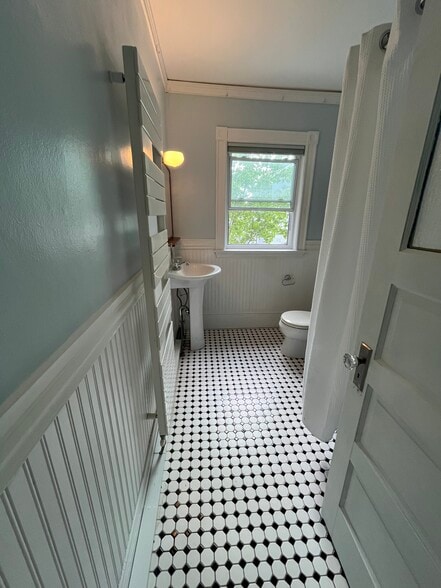 Building Photo - 78 Mellen St