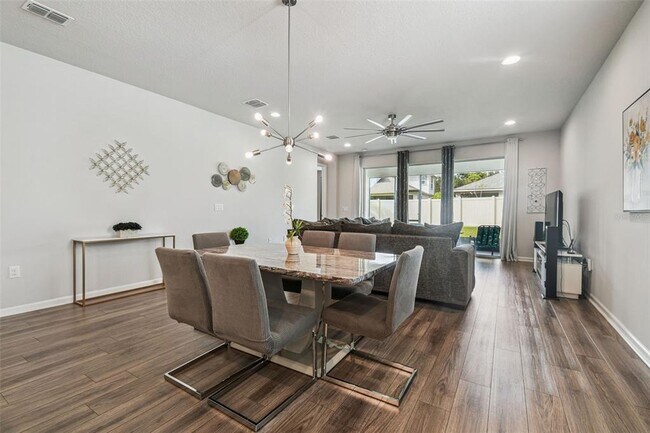 Building Photo - 11514 Cedar Valley Dr