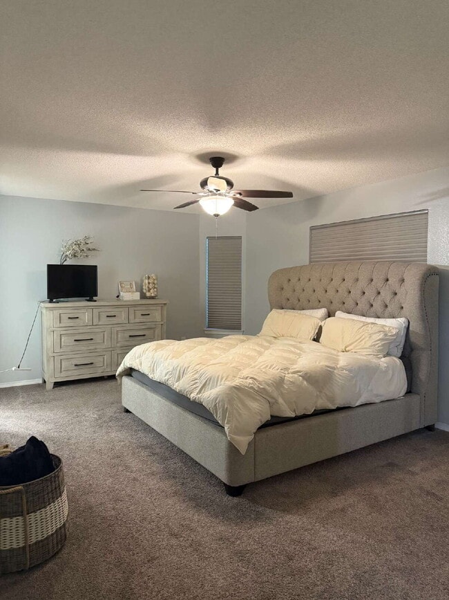 Building Photo - "Charming 3-Bed Oasis with Granite Touches & Cozy Fireplace in El Paso!"