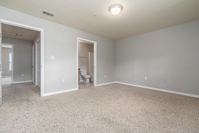 Building Photo - 100 Corwin Dr