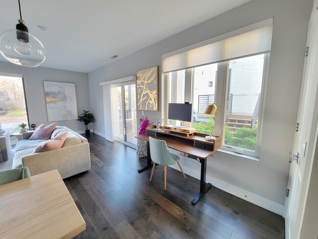 Building Photo - 1020 Pennsylvania Ave