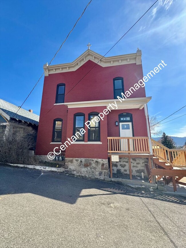 Building Photo - 614 N Alaska St