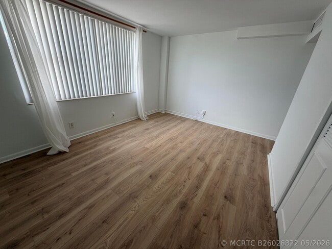 Building Photo - 9195 Collins Ave