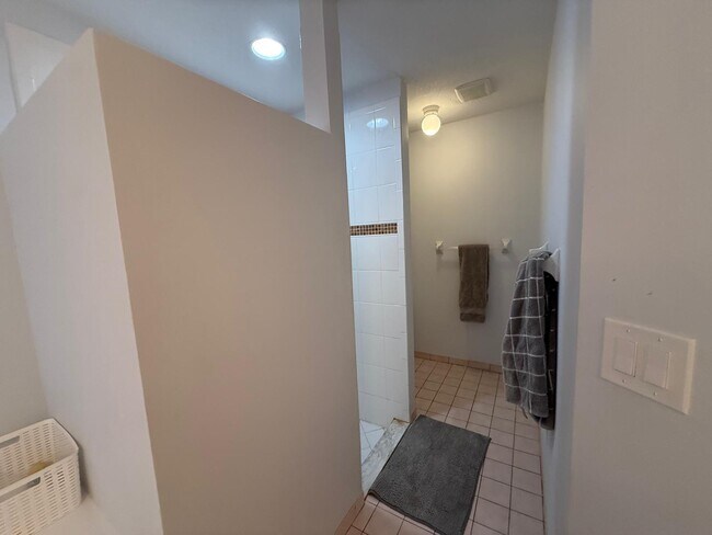 Building Photo - 14544 Autumn Ave