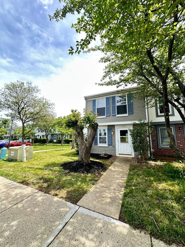Building Photo - 5815 Whitfield Ct