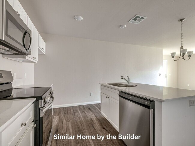 Building Photo - Charming 3-Bed in Yukon - Move-In Ready