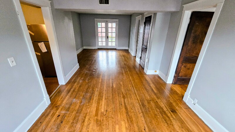 Building Photo - 1600 W 37th St