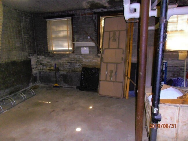 Building Photo - 38 Linnaean St
