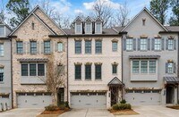 Building Photo - 2500 Skyland Dr NE