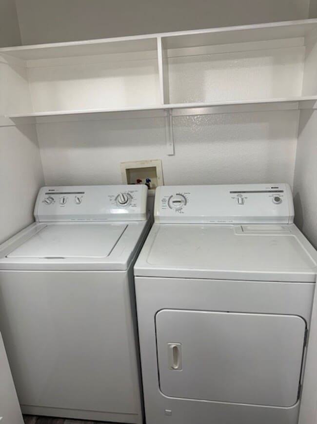 Building Photo - 2-BEDROOM, COND IN LAS VEGAS