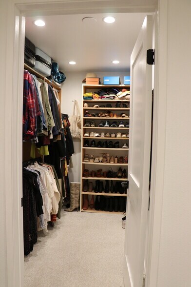 Building Photo - 35 Linden Ave