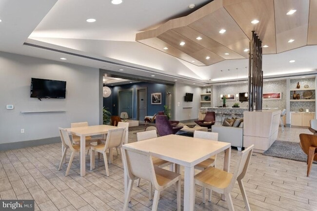 Building Photo - 7530 Stonehouse Run Dr