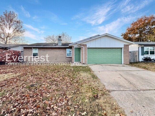 Building Photo - 1756 S Pine Ave