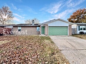 Building Photo - 1756 S Pine Ave