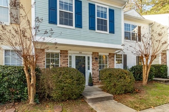 Building Photo - 2018 Briar Ct