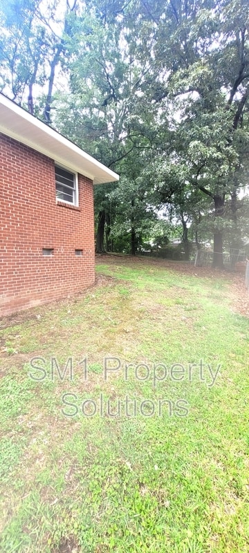 Building Photo - 122 Erwin St