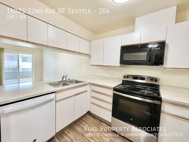 Building Photo - 14023 32nd Ave NE