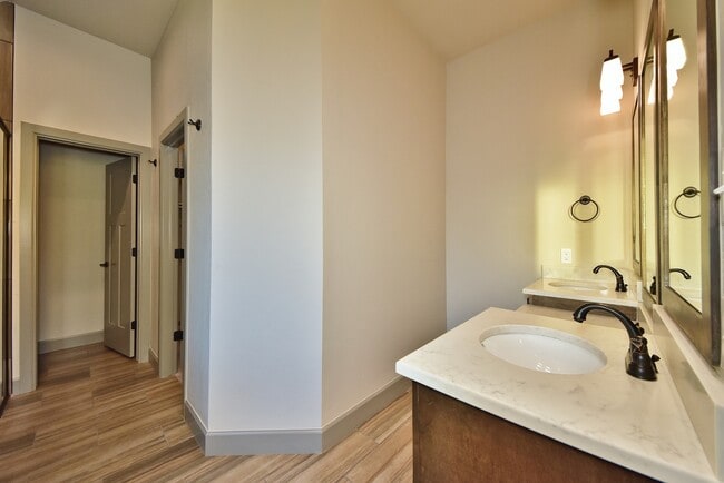 Building Photo - Home in Deer Creek Schools + 4 Bedrooms + 3 car Garage + The Grove Addition