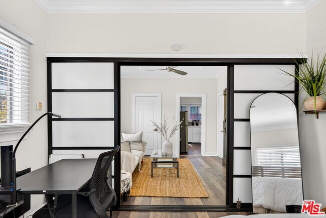 Building Photo - 5919 Lexington Ave