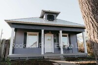 Building Photo - 1307 W Cleveland Ave