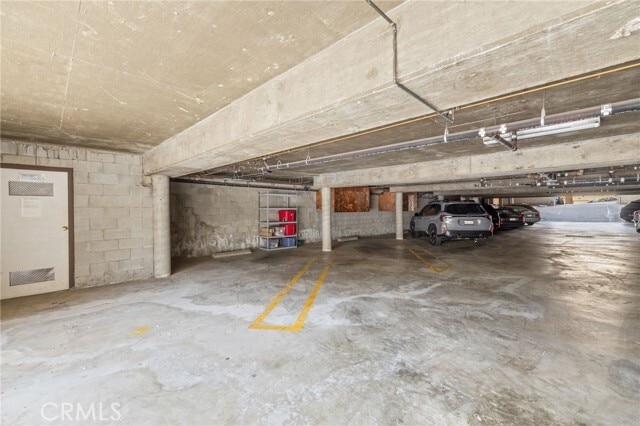 Building Photo - 545 E Cypress Ave