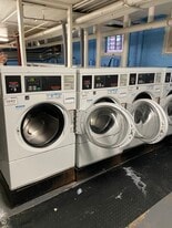 Building Photo - 800 N Broad St