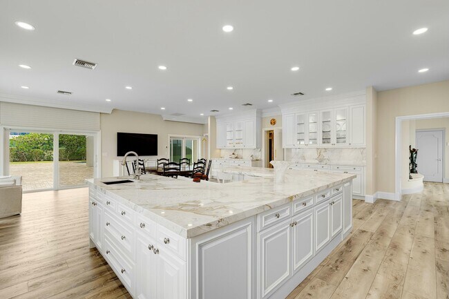 Building Photo - 477 S Beach Rd