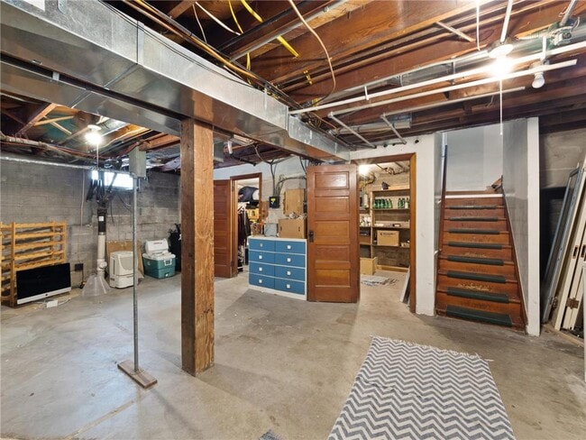 Building Photo - 4325 Chowen Ave S