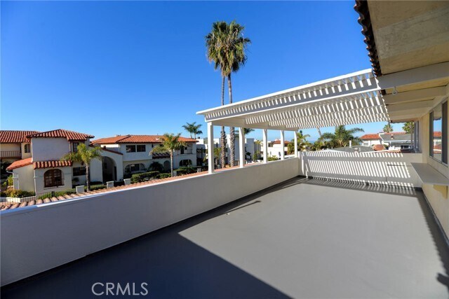 Building Photo - 256 Avenida Lobeiro