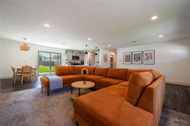 Building Photo - 3704 Strayhorn Dr