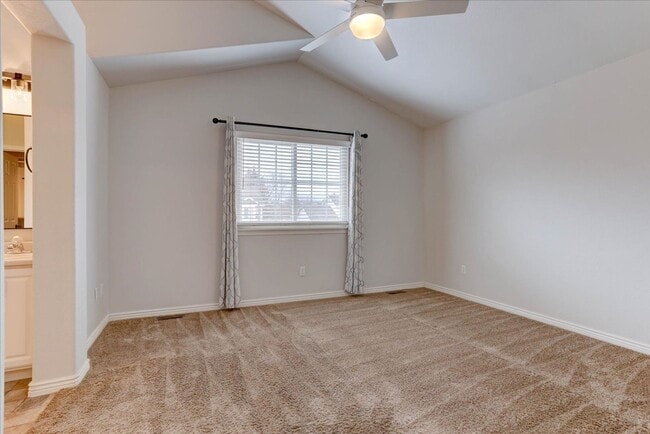 Building Photo - Stunning 5Bed/4Bath Home in the Heart of Erie