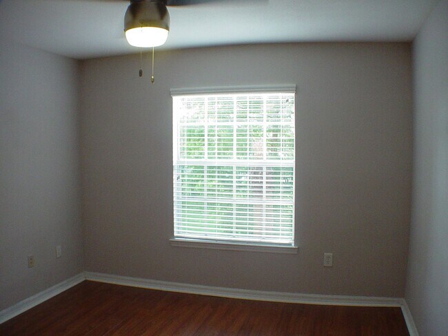 Building Photo - A small, gated community close to UNF, St....