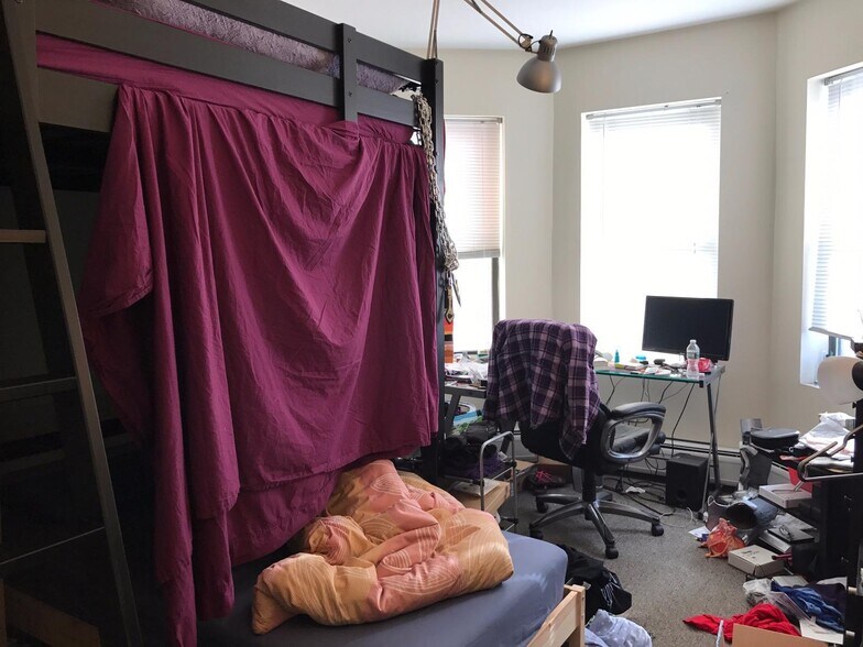 Building Photo - 8 Aberdeen St