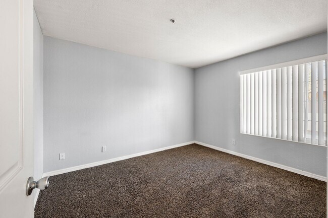 Building Photo - 1202 Donax Ave