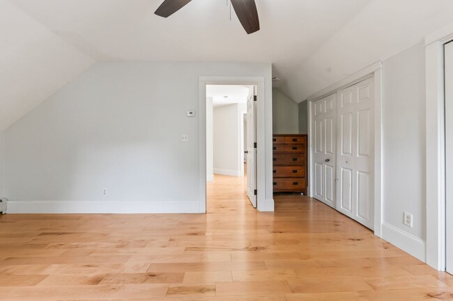 Building Photo - New England Style Farm House for RENT in P...