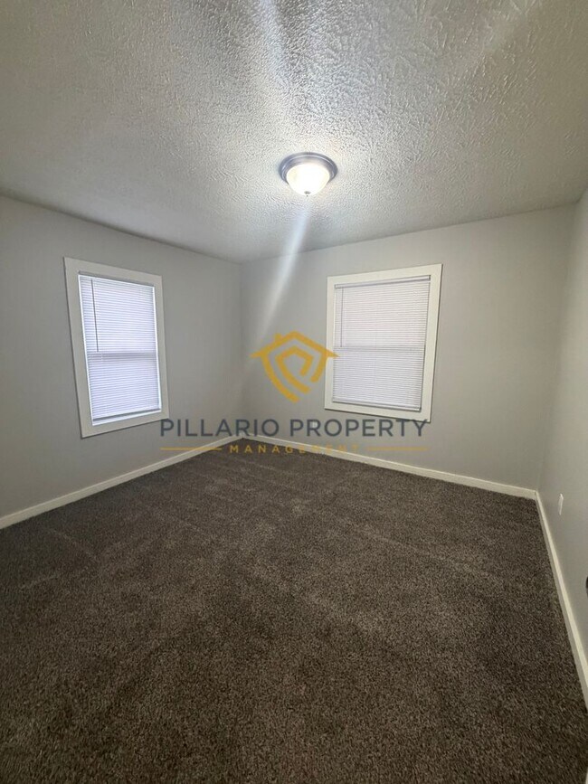 Building Photo - Beautiful 2 Bedroom and 1 Bathroom Near Mapleton-Fall Creek Area Available NOW!