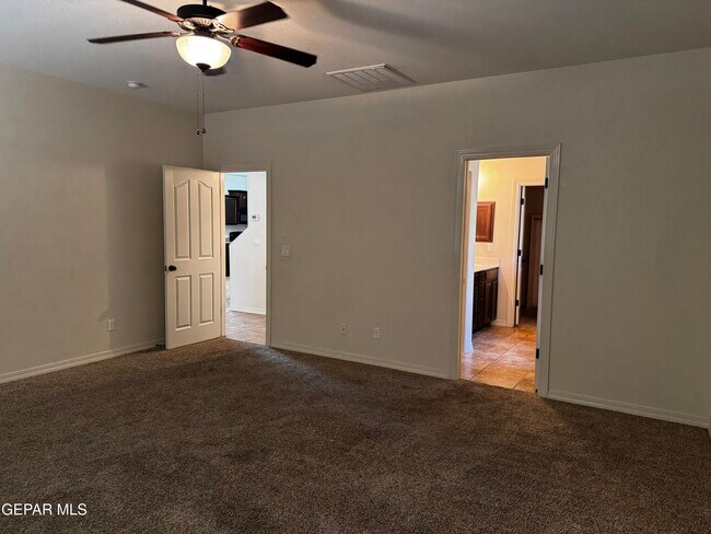 Building Photo - 12641 Paseo Rae Ave