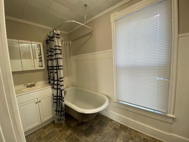 Building Photo - Nice 2 Bedroom Home in Newton for rent!