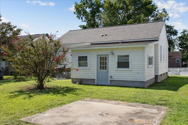 Building Photo - 3-bedroom Rancher - Hampton