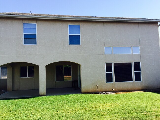 Backyard - 5462 W Holland Ave