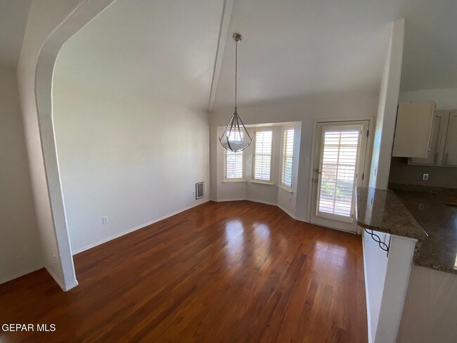 Building Photo - 715 Espada Dr