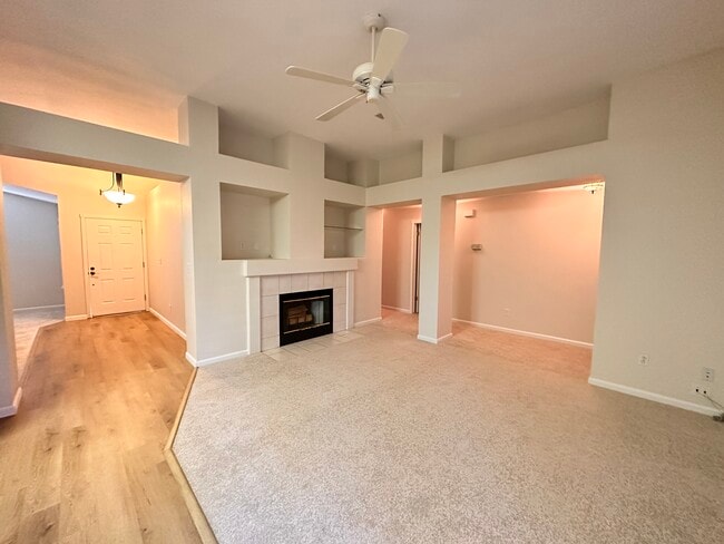 Building Photo - 4976 Mesa Ridge Dr