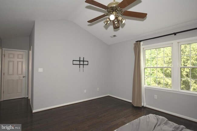 Building Photo - 556 Winding Rose Dr
