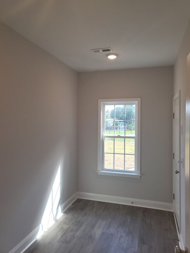 Building Photo - Nice 3 bedroom/2 bath home in Longs