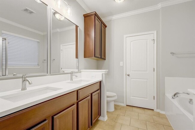 Building Photo - 1209 Salem Park Ct