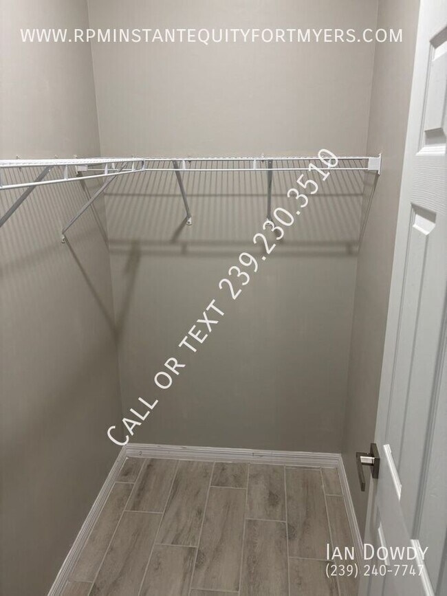 Building Photo - 704 Hightower Ave S