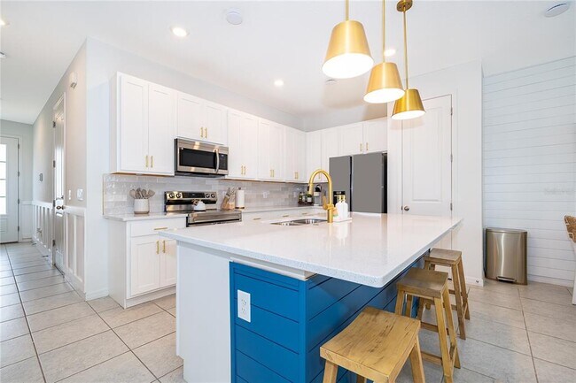 Building Photo - 847 Longboat Dr